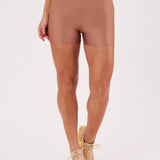 Shorts Liso Caramelo