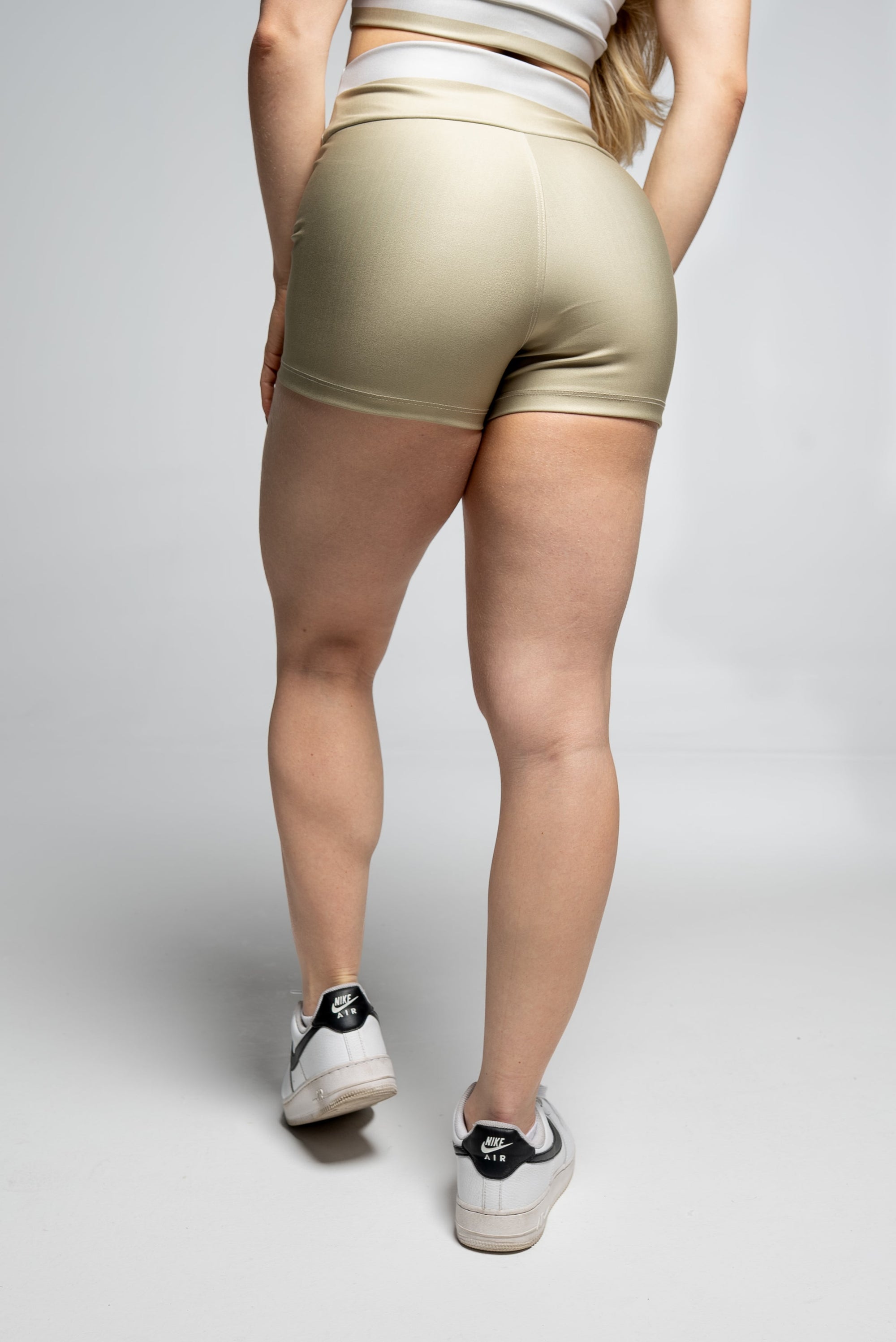 Shorts Curto Matcha