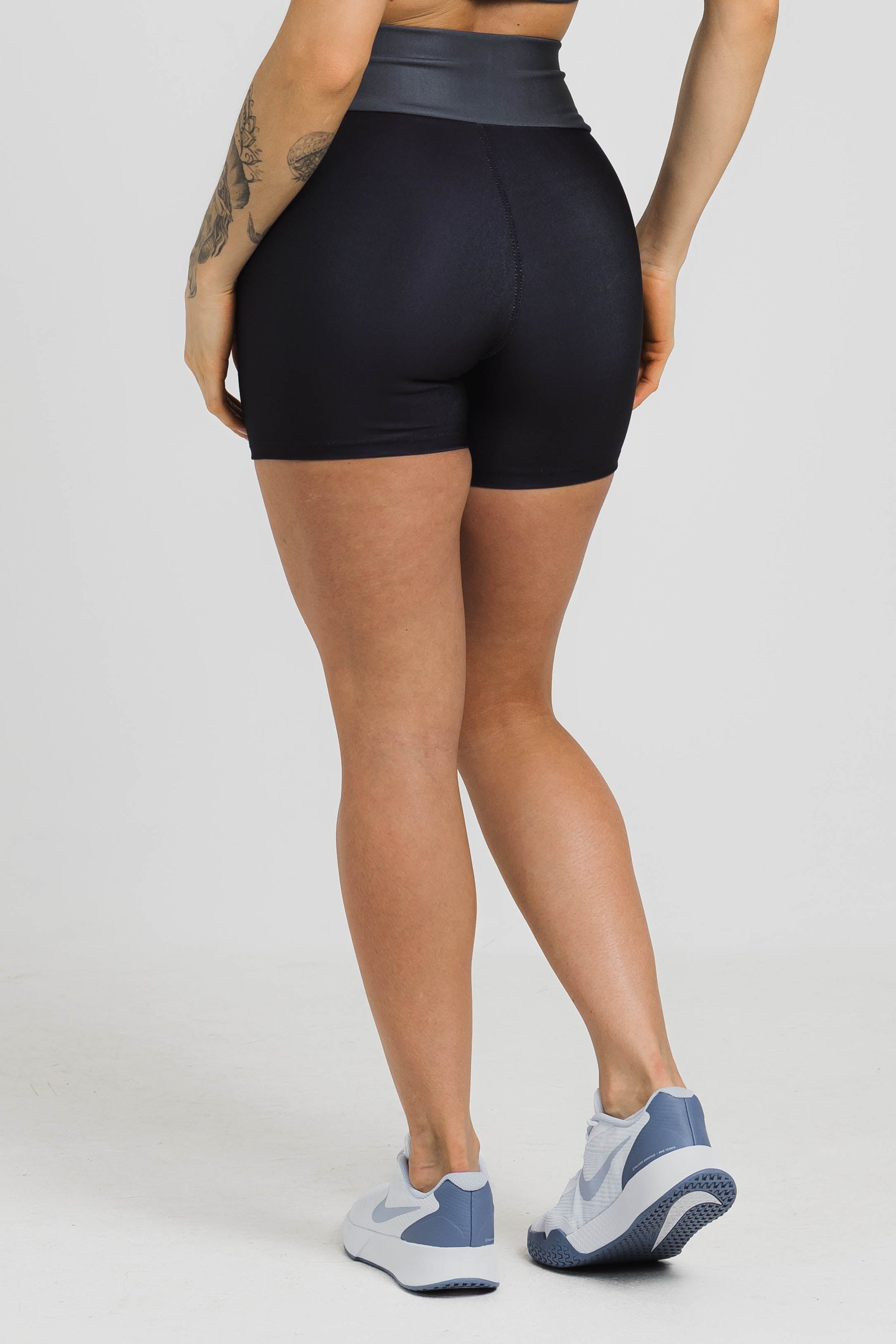 Bermuda Hype Black