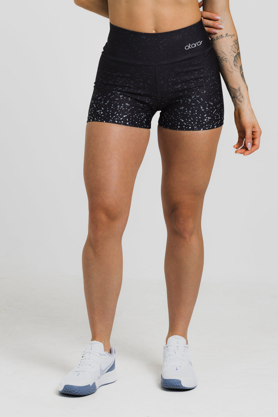 Shorts Curto Glow Black